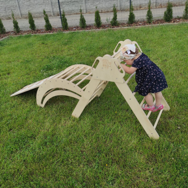 children's playground, playgrounds, Kinderspielplatz, Spielplatz für den Hinterhof, aire de jeux pour enfants, aire de jeux pour l'arrière cour, 3